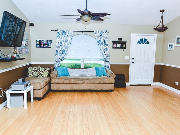 2nd image of 356 11th Ave