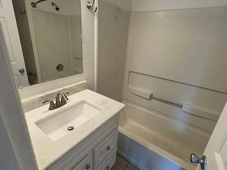 2325 Elliston Pl — Photo 16