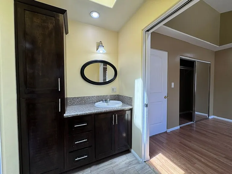 1120 Stanley Ave — Photo 10