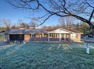 2011 Dave Buck Rd, Johnson City, TN 37601