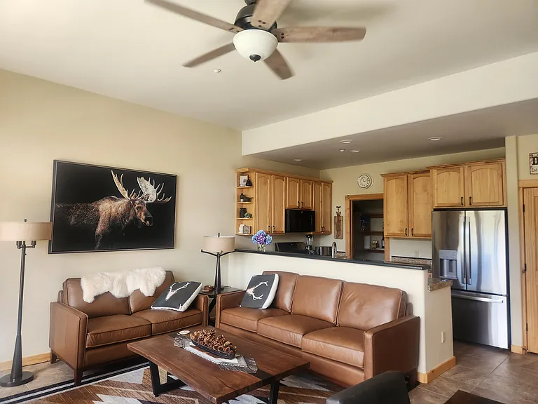 River Oaks Dr — Photo 2
