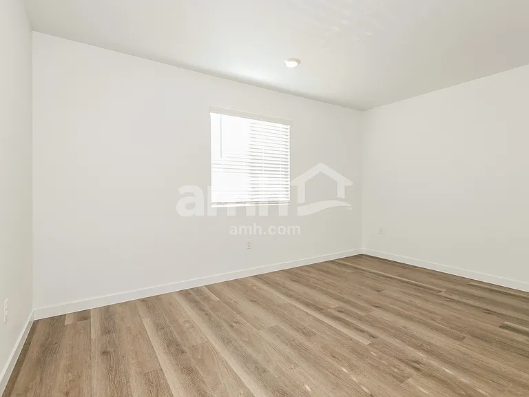 2332 Devin Ave — Photo 14