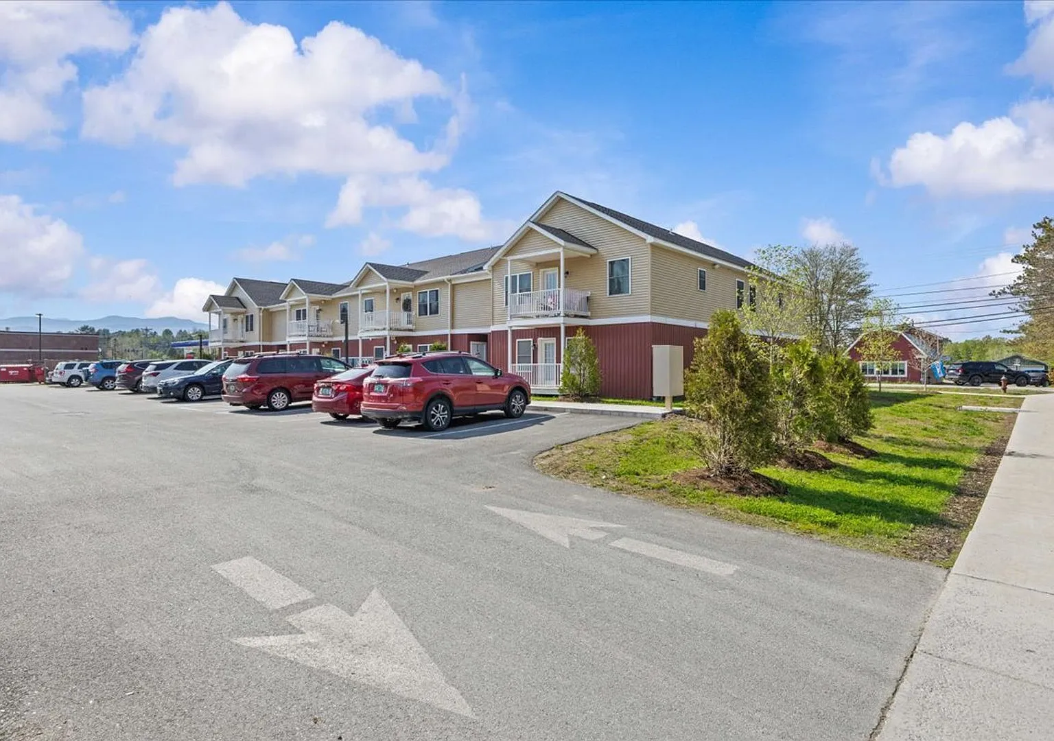 24 Jersey Way (16 Unit Building) — Photo 3