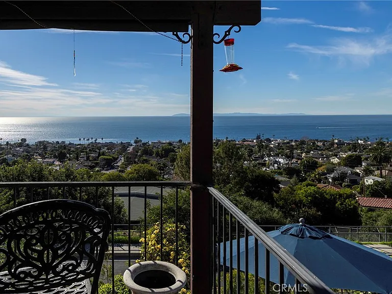 1082 Temple Hills Dr — Photo 20