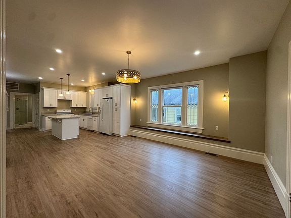 3rd image of 2146 C St