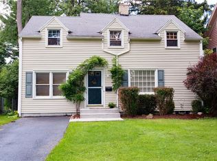 96 Saint Regis Dr N, Rochester, NY 14618