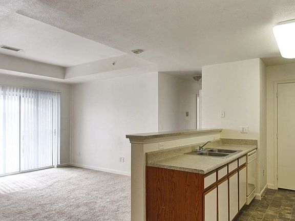 5th image of 4242 Bromley Ln #A-305