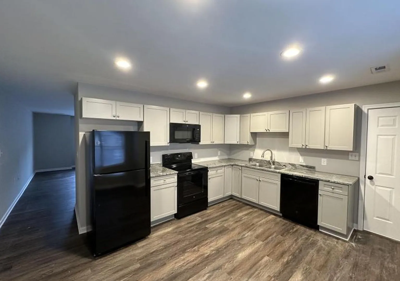 3 Bedroom Townhouse off Wards Ferry Road — Photo 4