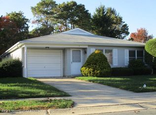 8 Lauren Ln, Brick, NJ
