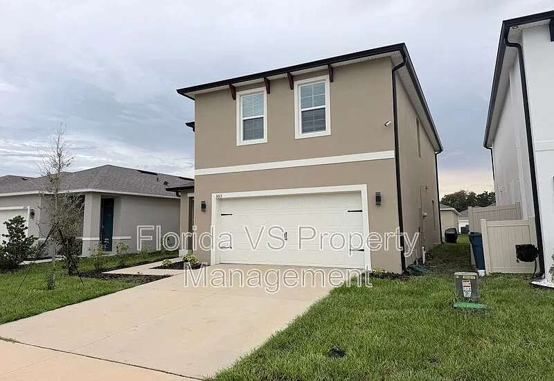 4 bed, 2.5 bath, 2260 sqft, $2,400 — Photo 2