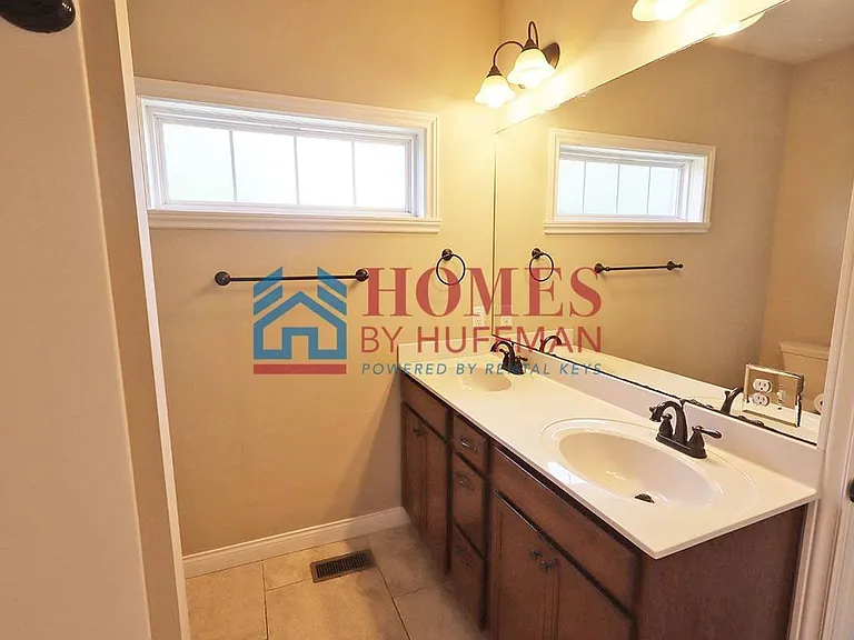 2966 Megan Dr — Photo 27