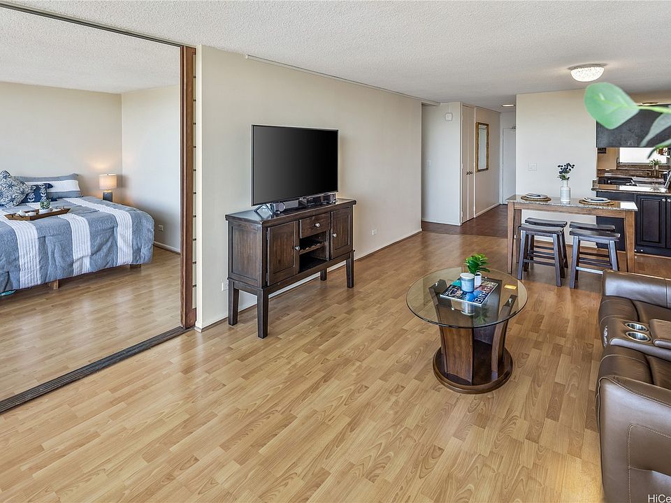 1st image of 1015 Ala Napunani St APT 402