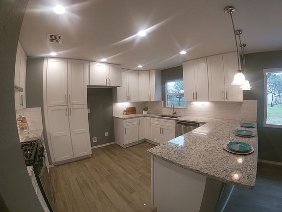 2nd image of 338 Shannon Lee St