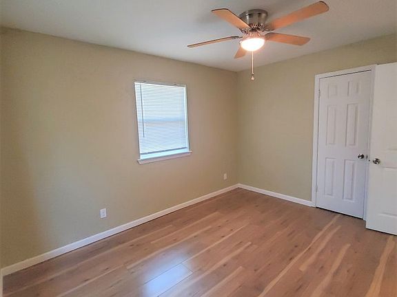 3rd image of 3808 NE 33rd St