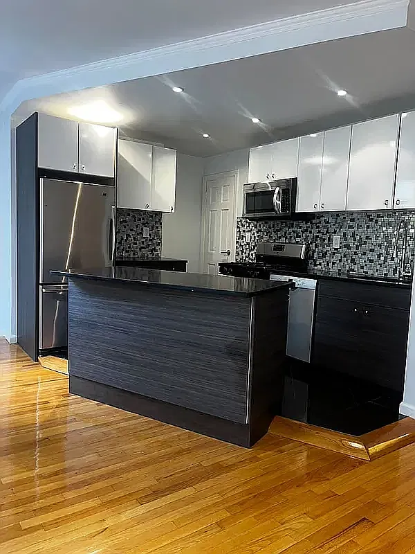 138 Hoyt Street — Photo 1