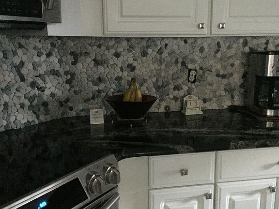 Stone backsplash