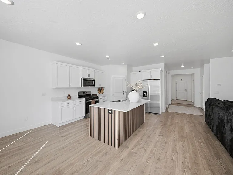 1677 S Cedar Mesa Dr — Photo 32