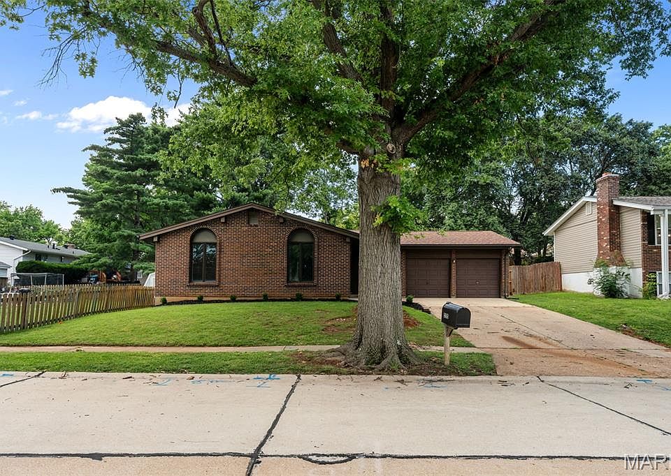 1st image of 555 Braebridge Rd