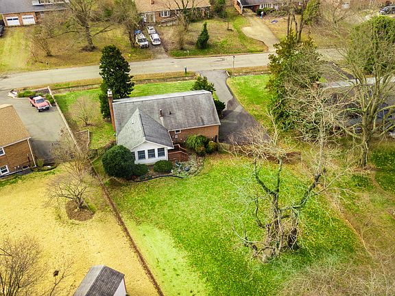 4th image of 219 Taylor St