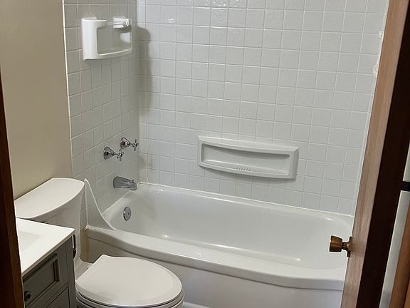 4th image of 803 E Fir St #9