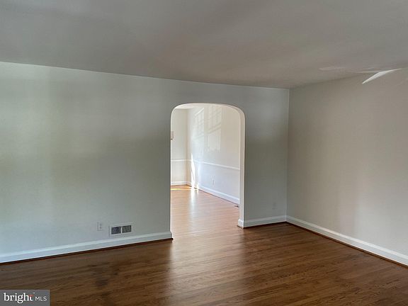3rd image of 7228 Lanark Rd