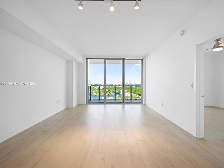 16385 Biscayne Blvd #3020 — Photo 4