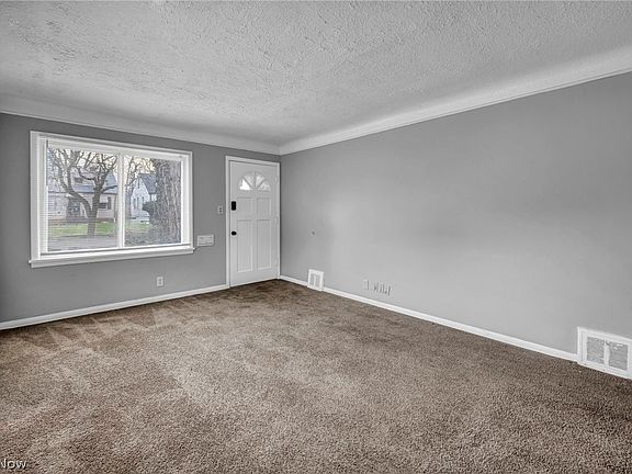 5th image of 4310 E 162nd St