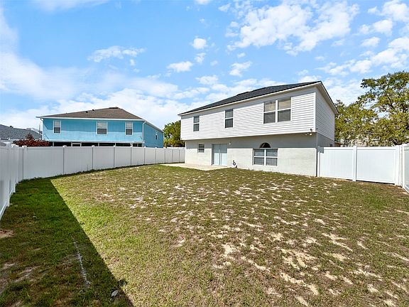 Huge Fully Fenced Yard