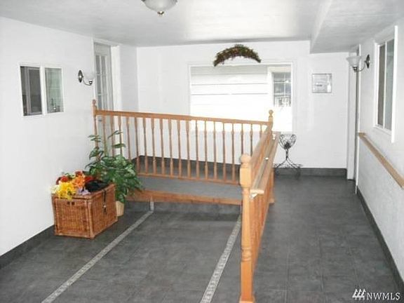 5th image of 4810 18th Ave SE