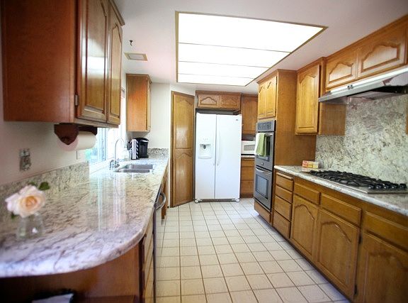 5th image of 384 Amador Ave