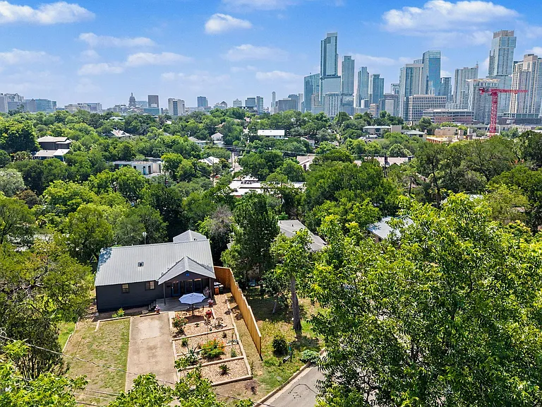 717 Brownlee Cir — Photo 34