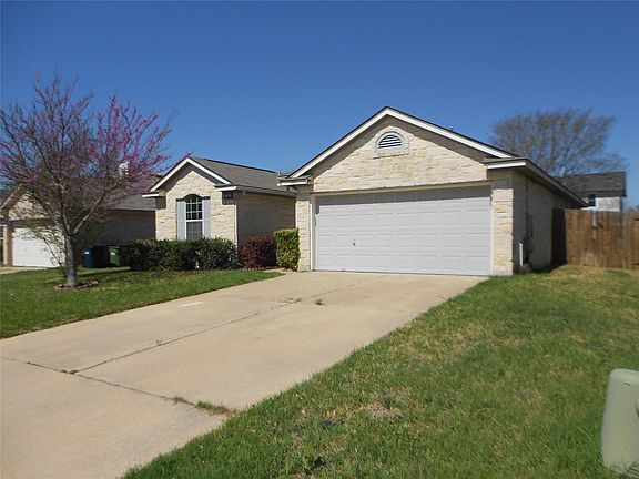 3rd image of 701 Los Robles Rd