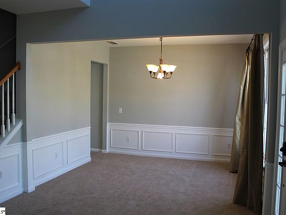 4th image of 11 Braelock Ct