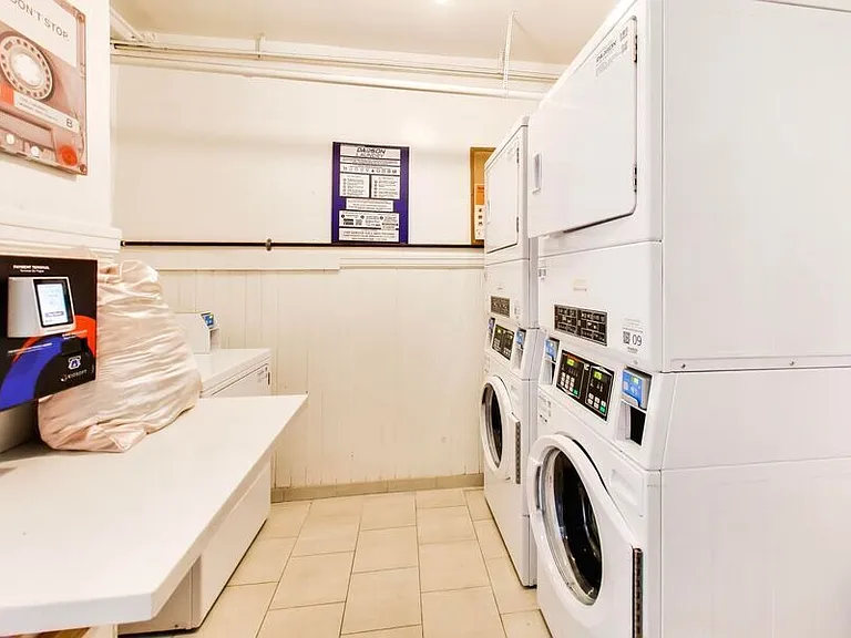 860 Bush Street — Photo 22