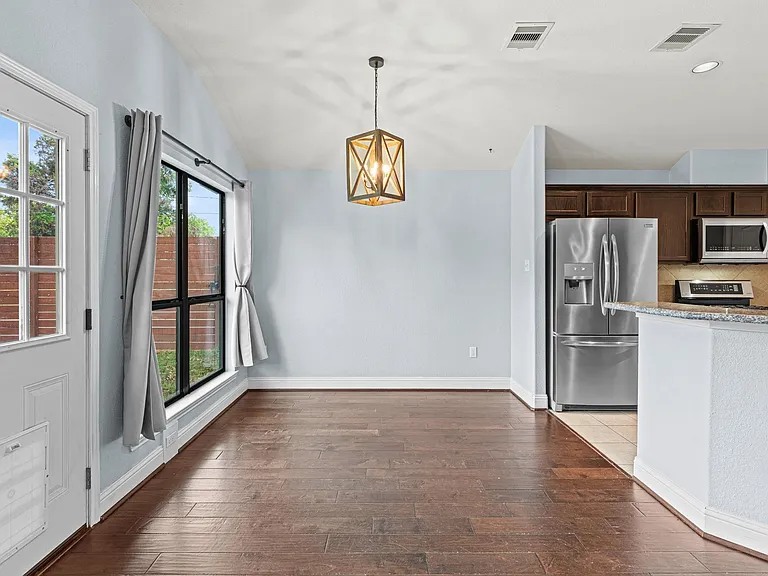 5102 Hardy St — Photo 9