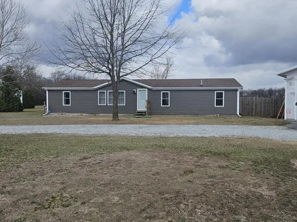 306 W Ann St, San Pierre, IN 46374