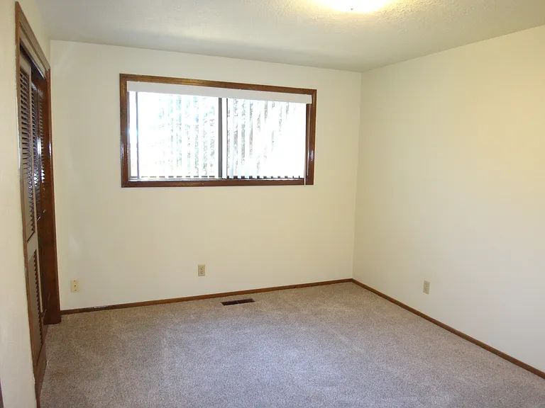 2293 Latona Dr NE — Photo 10