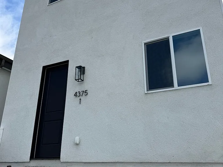 393 Gavin St — Photo 2