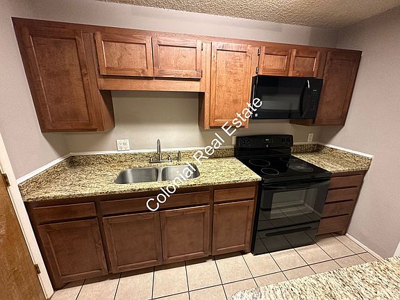 3rd image of 3517 Adenmor Ct APT 2E