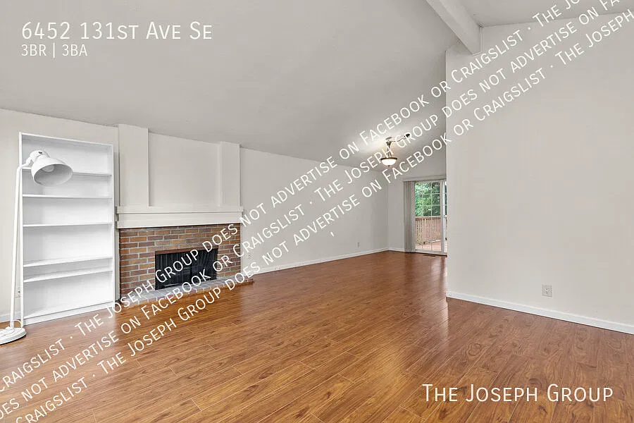 Stunning 3-Bedroom Retreat in Bellevue! — Photo 3