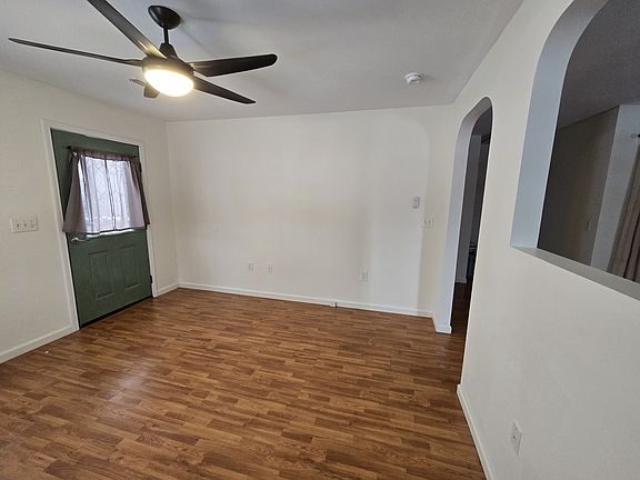5th image of 215 E Baxter Ave