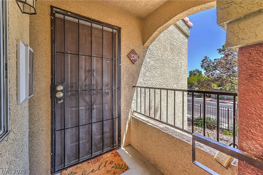 3 bed, 3.0 bath, 1134 sqft, $1,700 — Photo 4