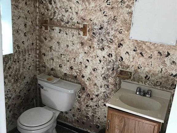 5th image of 2651 Booser Ave