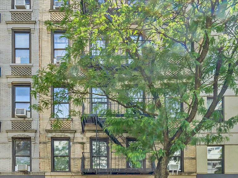 414 W 49th St #2C — Photo 7