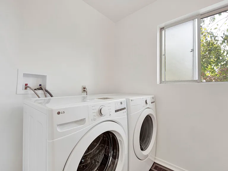 1827 Oak Tree Dr — Photo 10