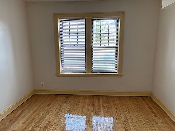 3rd image of 148 W 14th St #1E