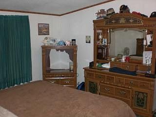 2nd image of 103 Oak St