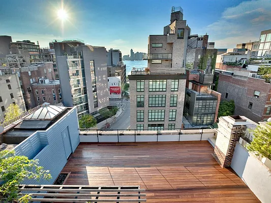 Sold by Sotheby's International Realty | media 6