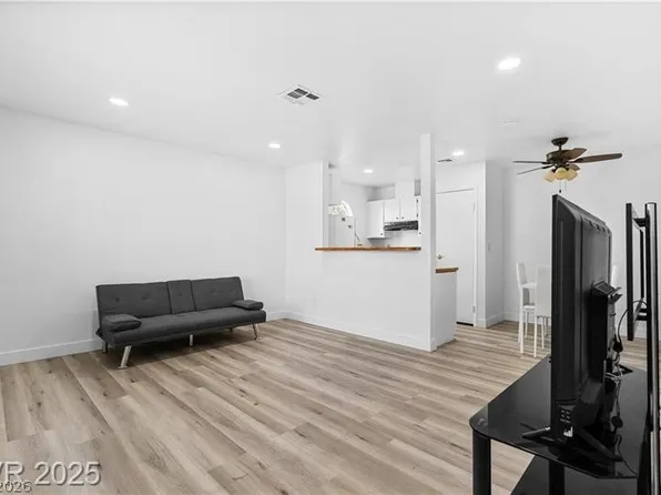 3923 Gogo Way Unit 106, Paradise Town, NV 89103