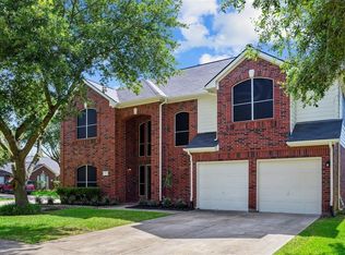 922 E Hampton Dr, Pearland, TX 77584